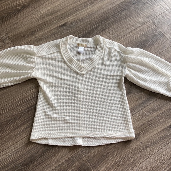 Brand new white top - Picture 3 of 5